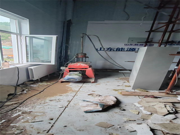 周矶管理区地基基础下沉墙体裂缝加固注浆顶升施工